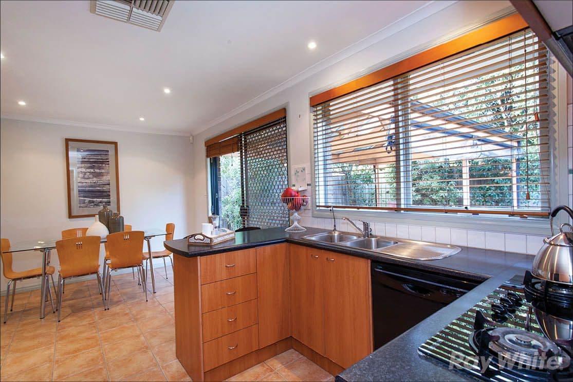 6 Calderwood Avenue, Wheelers Hill VIC 3150, Wheelers Hill - Thumbnail 5