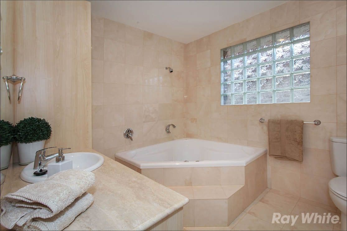 6 Calderwood Avenue, Wheelers Hill VIC 3150, Wheelers Hill - Thumbnail 7