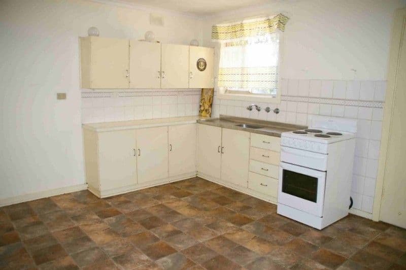19 Belah Street, RENMARK SA 5341, Renmark - Thumbnail 2