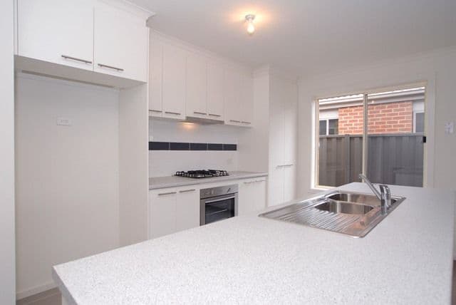 18 Prairie Place, TRUGANINA VIC 3029, Truganina - Thumbnail 2