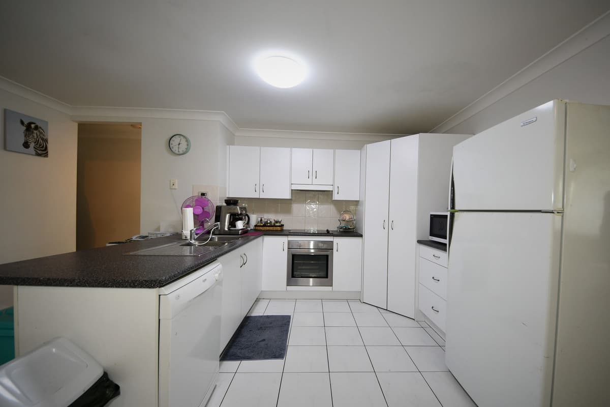 12 Joseph Street, GRACEMERE, Haywards Bay - Thumbnail 5
