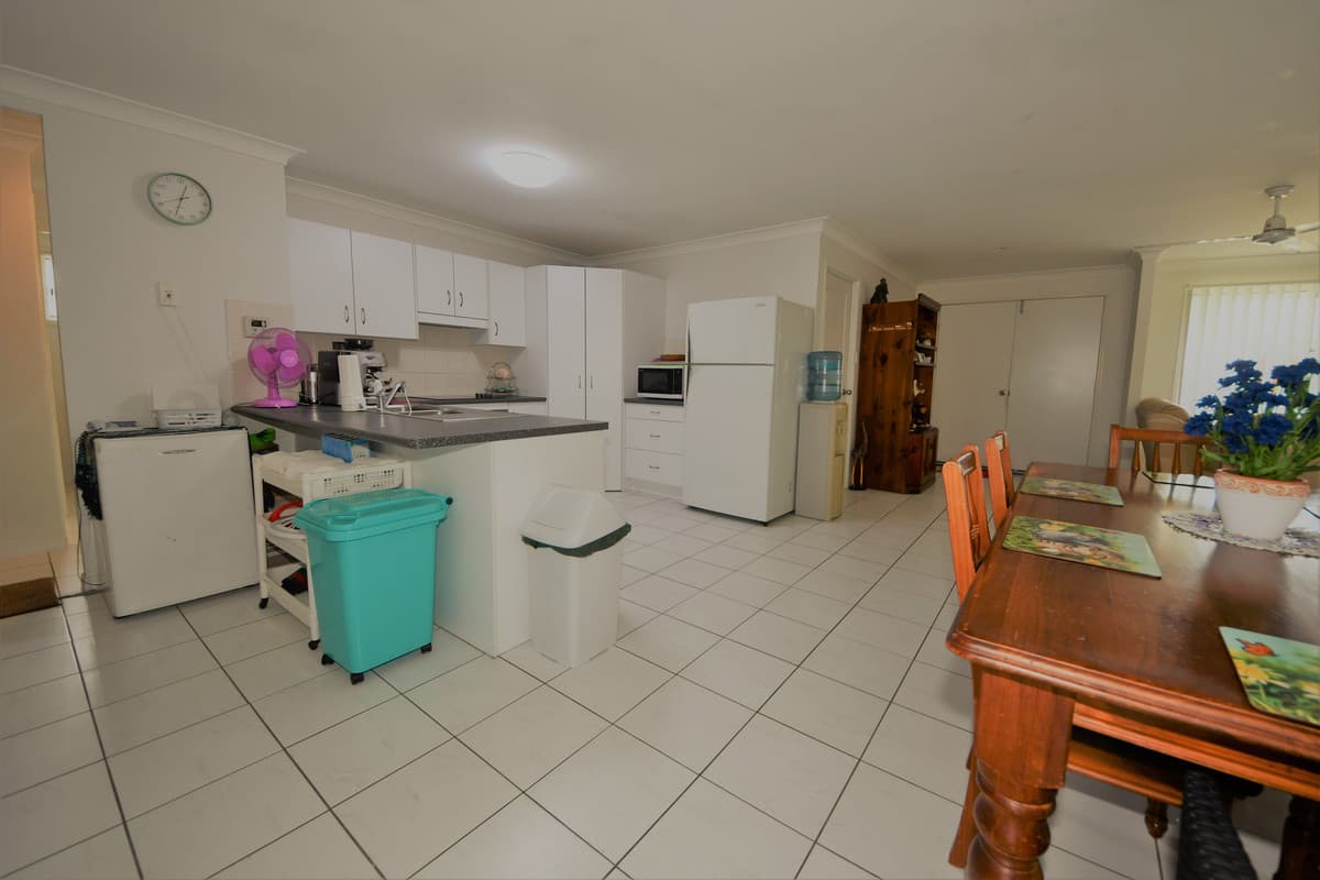 12 Joseph Street, GRACEMERE, Haywards Bay - Thumbnail 8