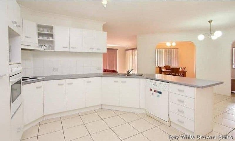 14 Learmonth Court, HILLCREST QLD 4118, Hillcrest - Thumbnail 2