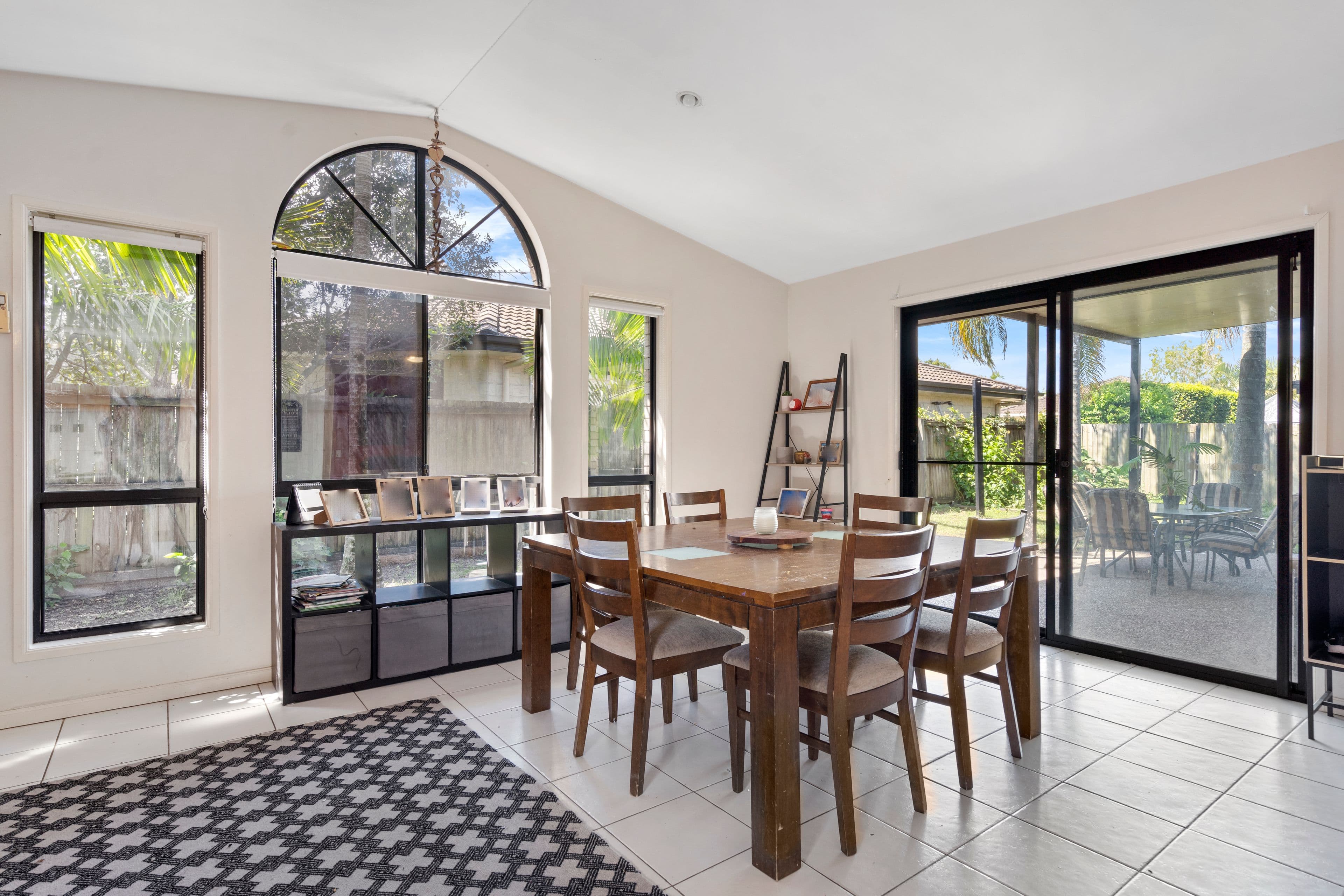 11 Lake Breeze Drive, Loganholme QLD 4129, Loganholme - Thumbnail 4
