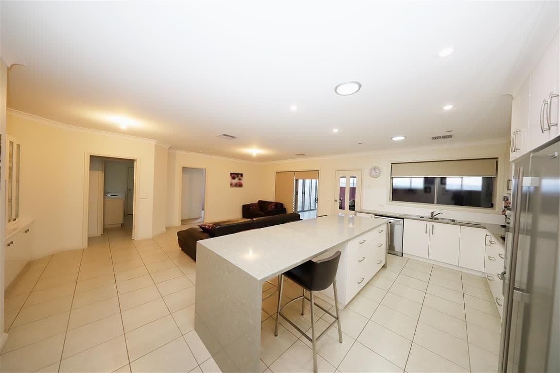81 Lynch Street, Adelong - Thumbnail 4