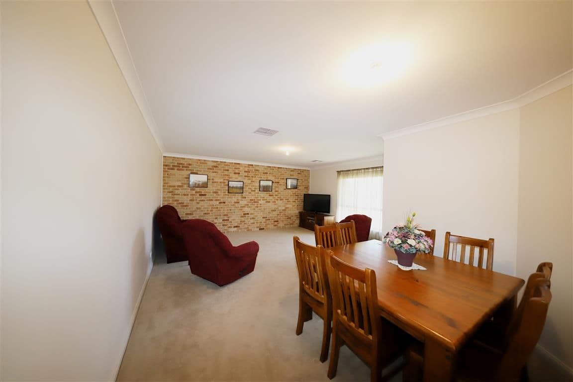 81 Lynch Street, Adelong - Thumbnail 5