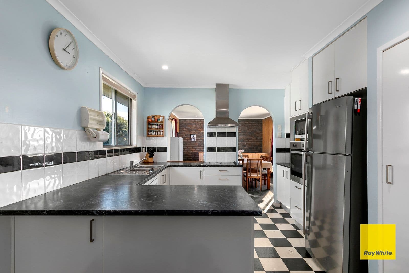16 Denice Street, Birkdale QLD 4159, Birkdale - Thumbnail 4