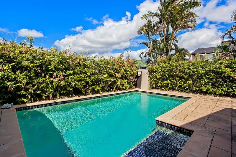 29 Curlew Crescent, BURLEIGH WATERS QLD 4220, Burleigh Waters - Thumbnail 4