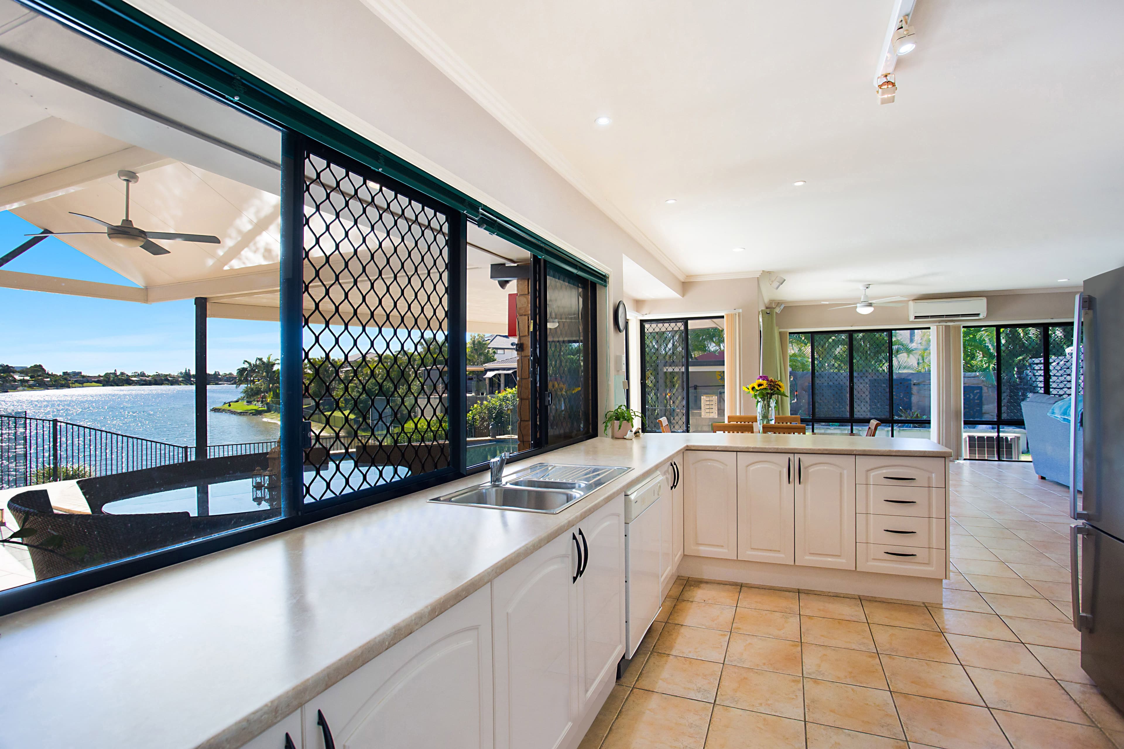 9 Cassowary Drive, Burleigh Waters QLD 4220, Burleigh Waters - Thumbnail 4