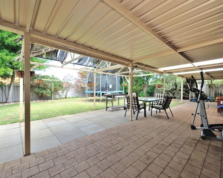 55 Oakwood Crescent, Waikiki WA 6169, Waikiki - Thumbnail 4