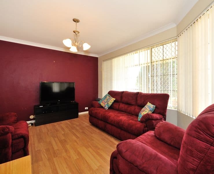 55 Oakwood Crescent, Waikiki WA 6169, Waikiki - Thumbnail 5