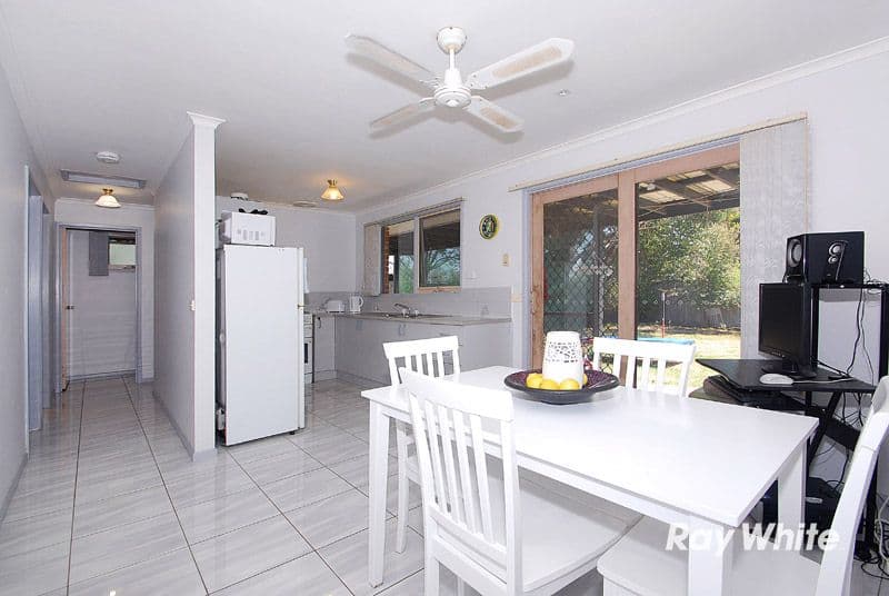 17 Caroline Cresent, CRANBOURNE WEST VIC 3977, Cranbourne West - Thumbnail 2