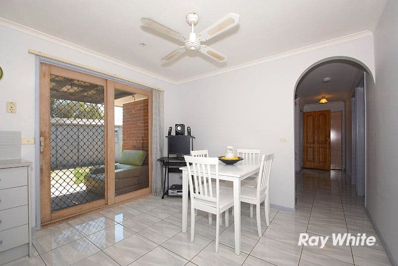 17 Caroline Cresent, CRANBOURNE WEST VIC 3977, Cranbourne West - Thumbnail 5