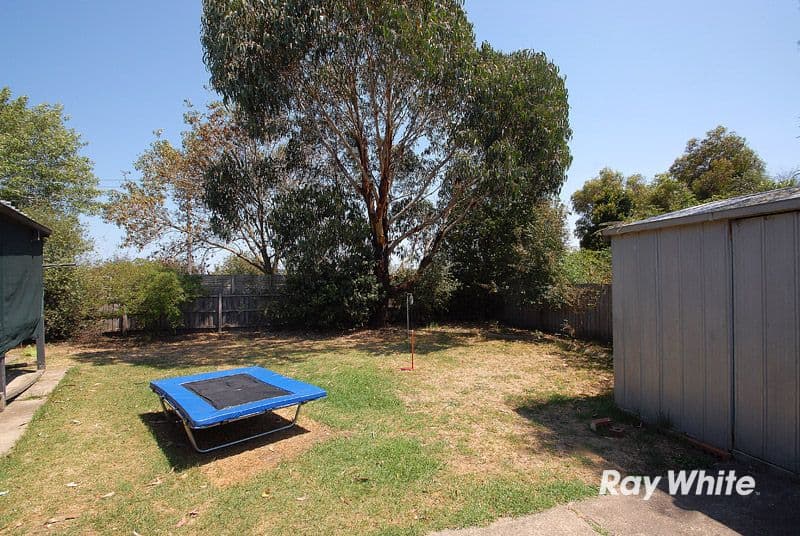 17 Caroline Cresent, CRANBOURNE WEST VIC 3977, Cranbourne West - Thumbnail 8