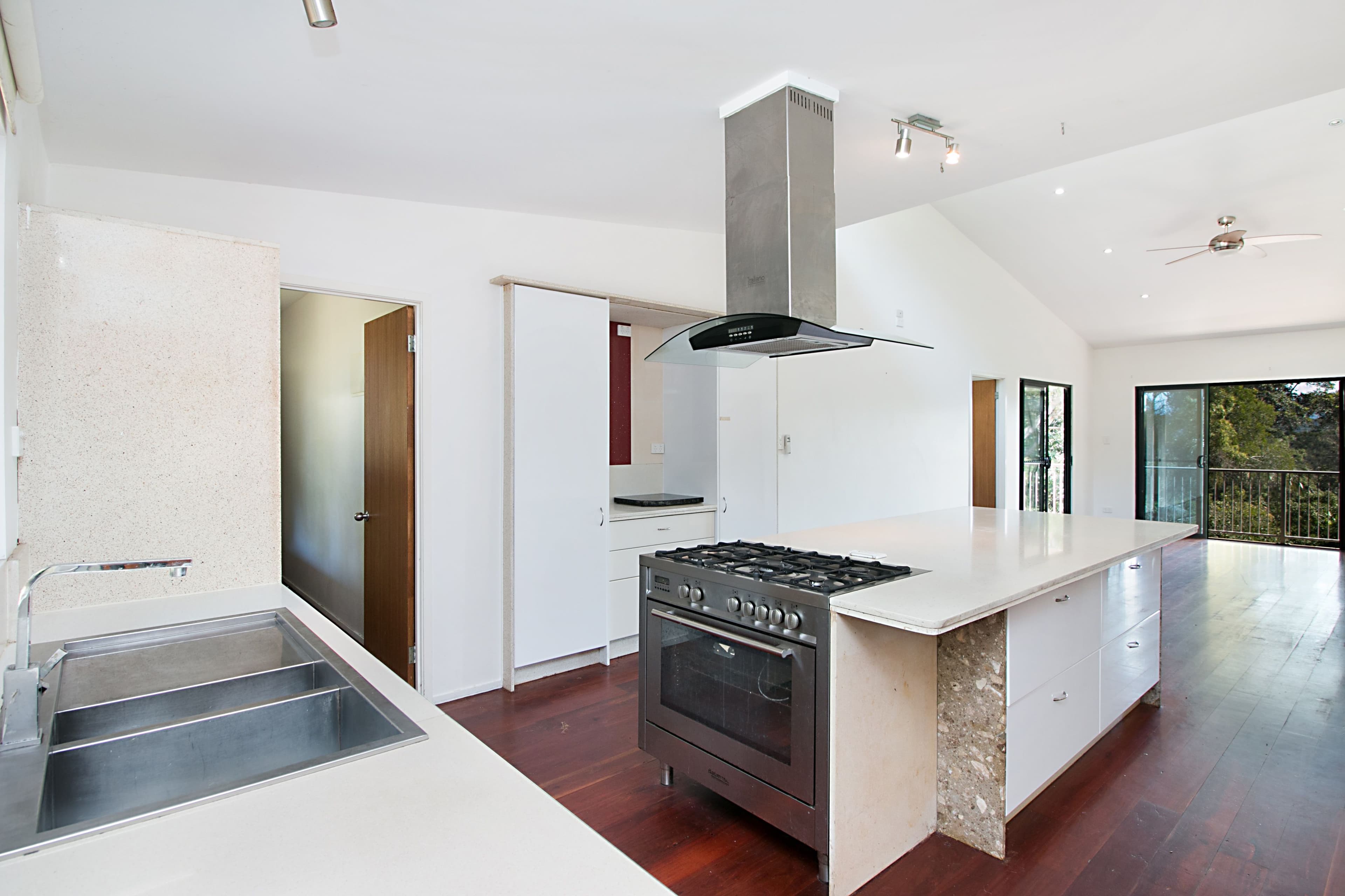 1 Warrambool Road, Ocean Shores - Thumbnail 8