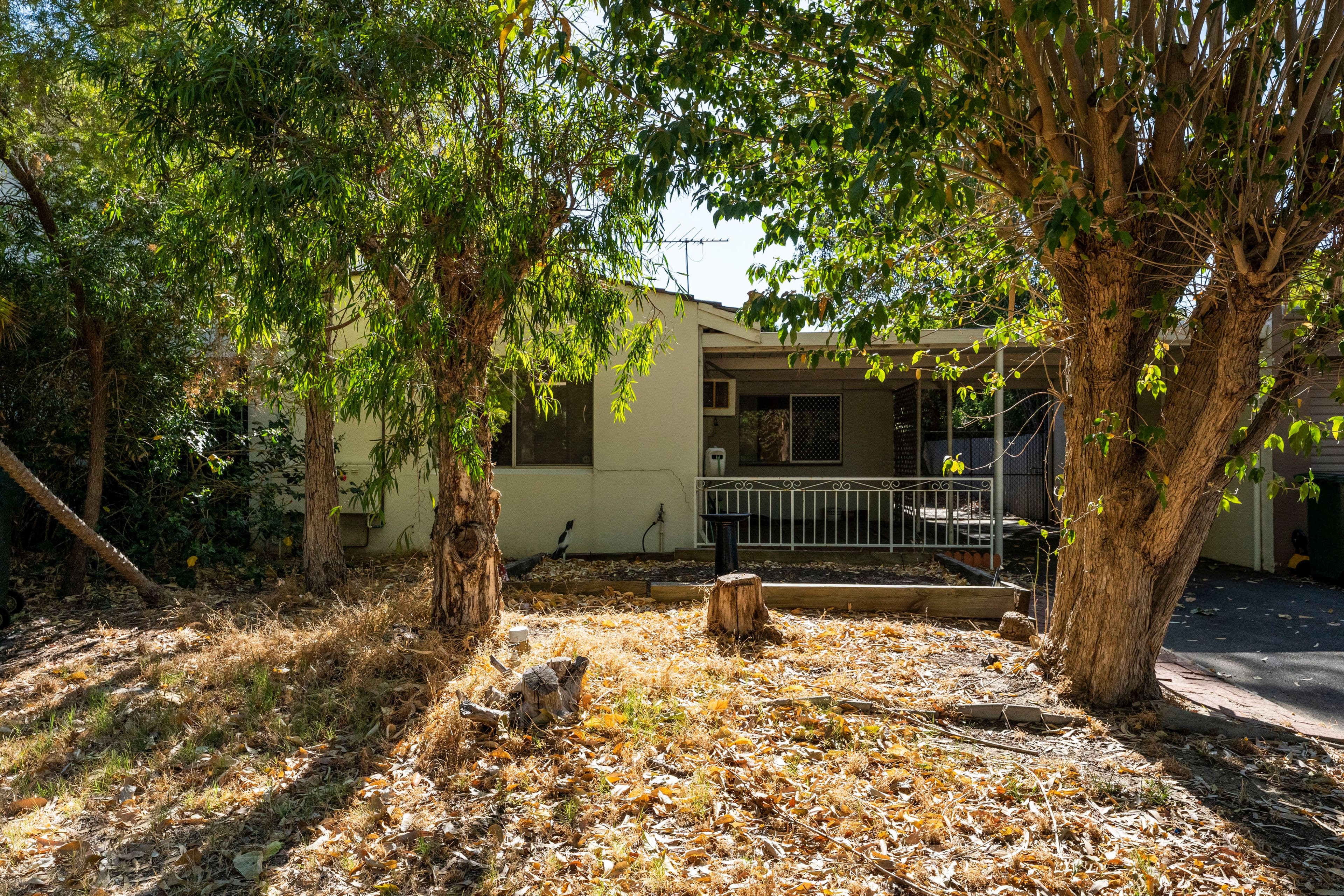 4 Sutherland Close South, Guildford WA 6055, Guildford - Thumbnail 2