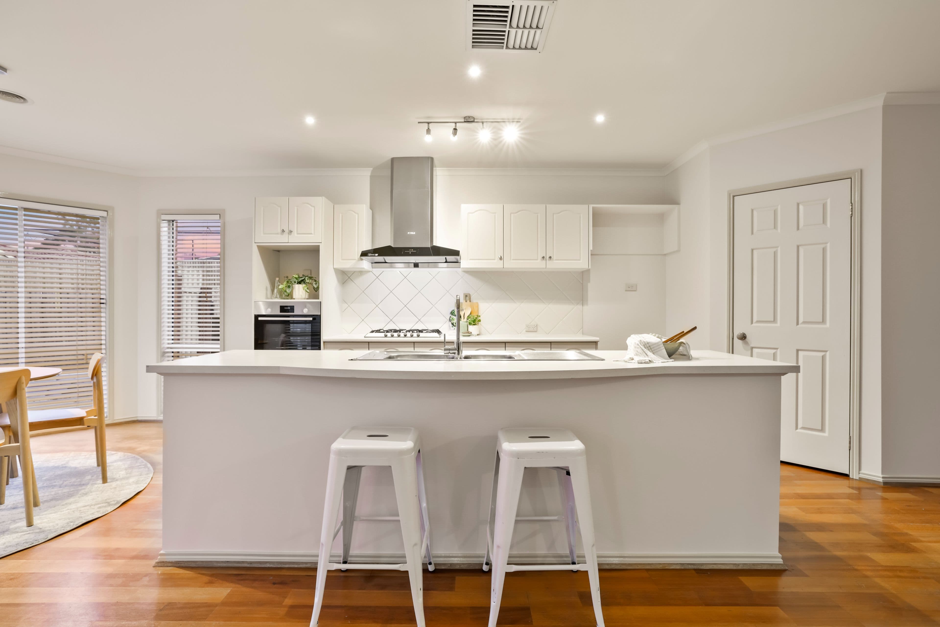 2 Canterbury Close, Rowville VIC 3178, Rowville - Thumbnail 5