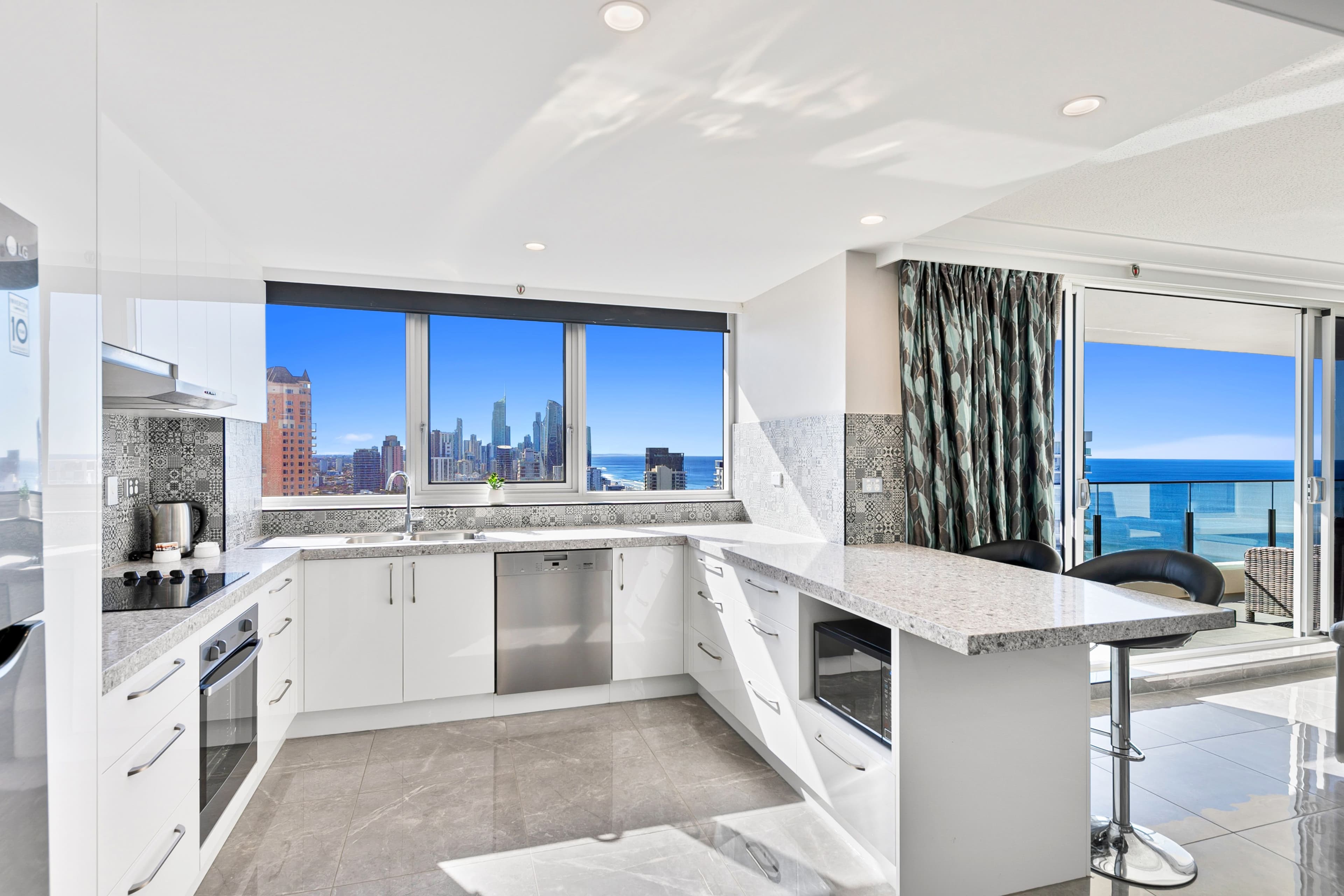 25C 'Beach Haven' 1 Albert Avenue, Broadbeach QLD 4218, Broadbeach - Thumbnail 6