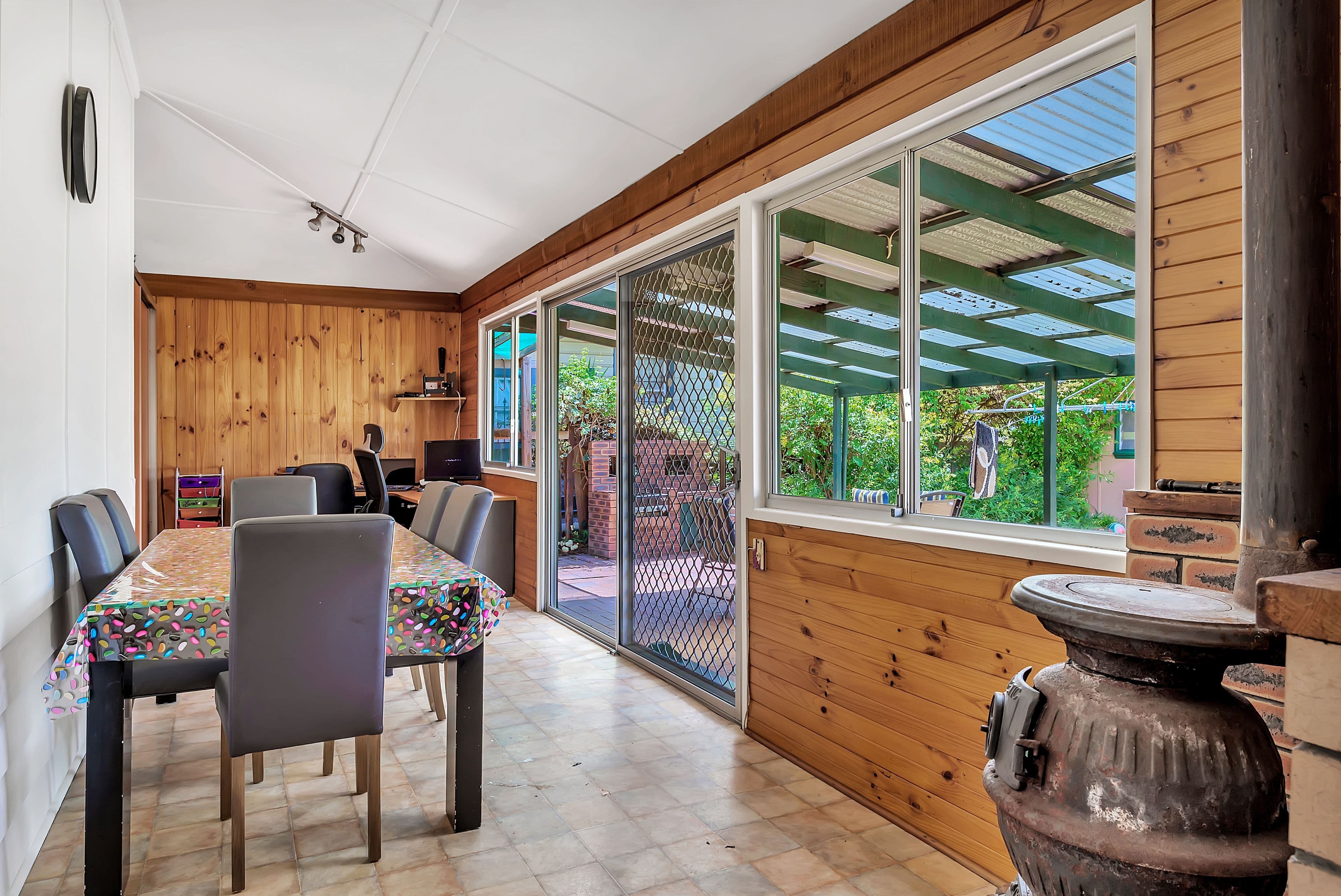 28 Canberra Avenue, Casula - Thumbnail 2