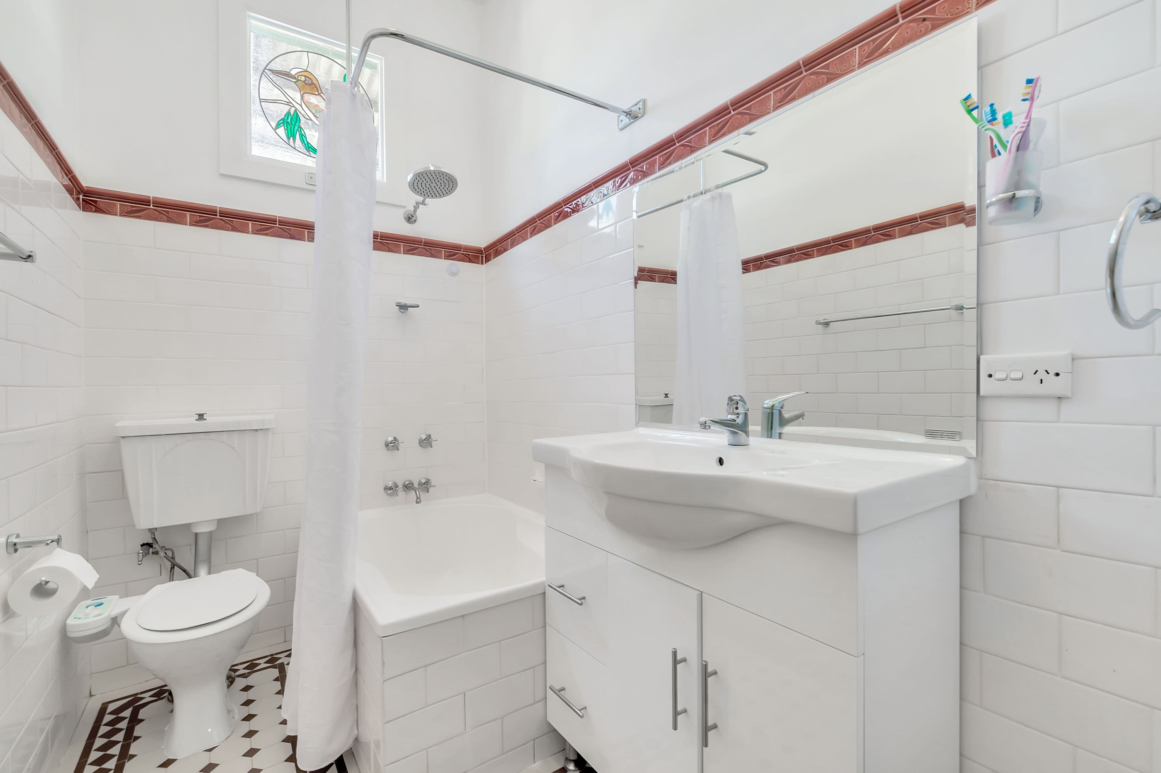 28 Canberra Avenue, Casula - Thumbnail 6