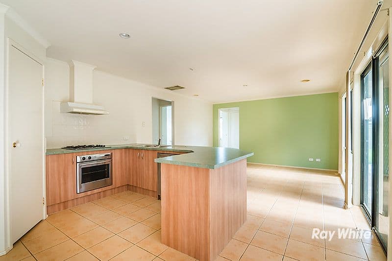 9 Genista Road, Cranbourne West VIC 3977, Cranbourne West - Thumbnail 3