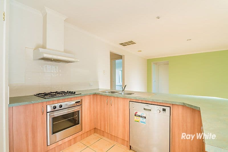 9 Genista Road, Cranbourne West VIC 3977, Cranbourne West - Thumbnail 5
