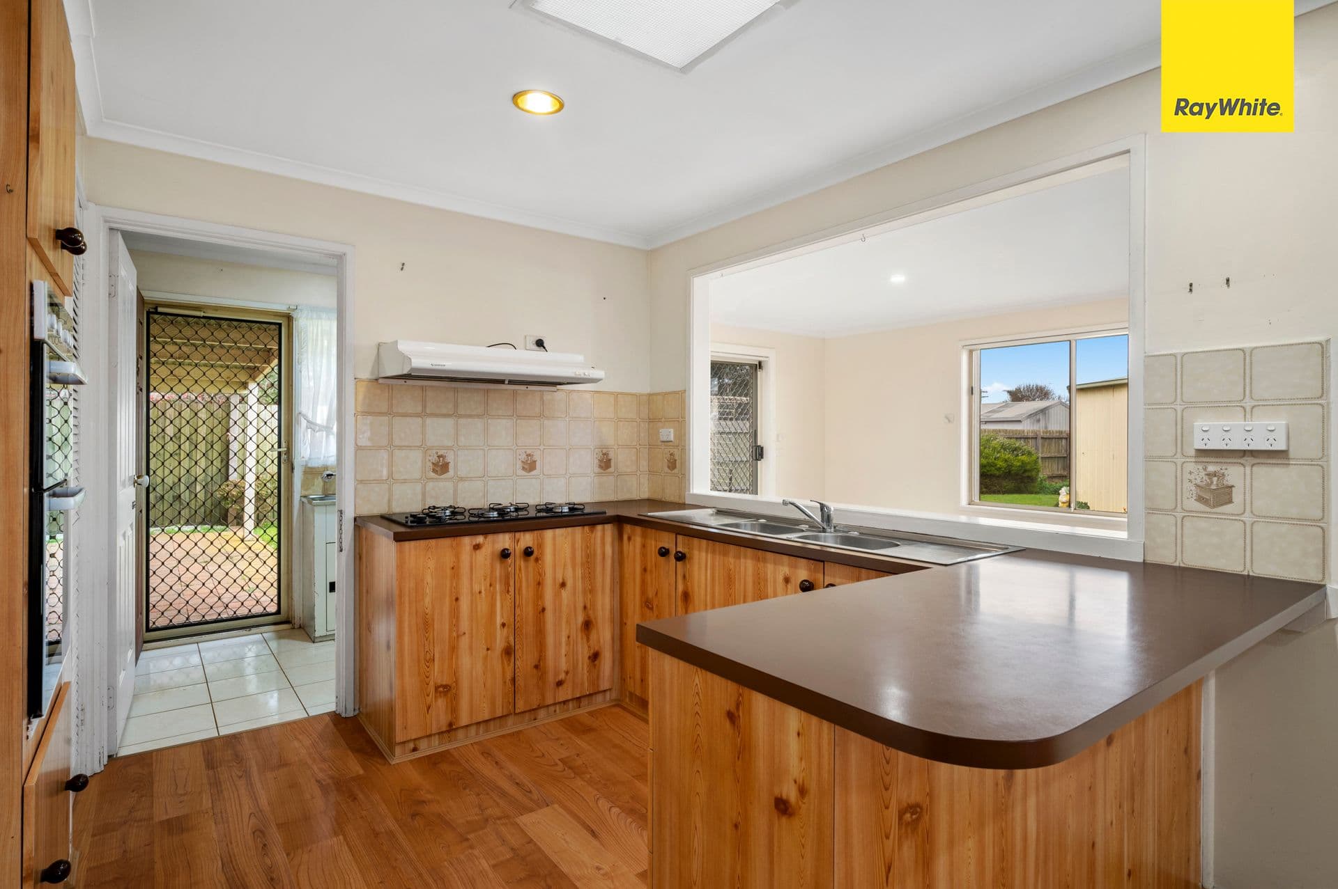 5 Oxley Court, Melton South VIC 3338, Melton South - Thumbnail 2