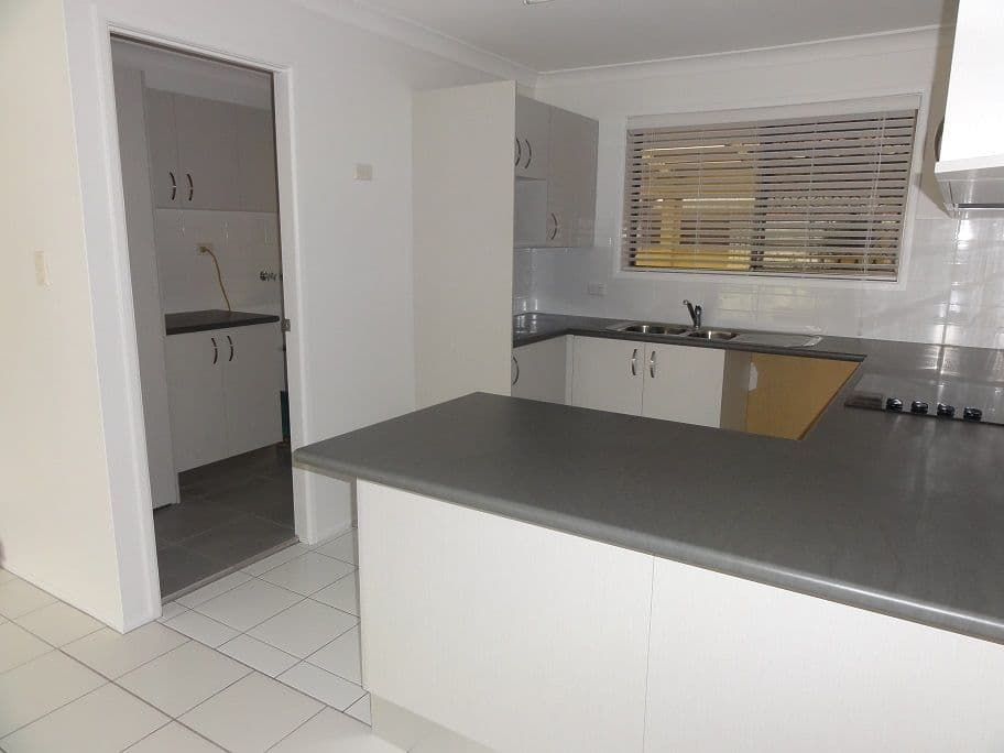 6 Eurimbula Court, PARADISE POINT QLD 4216, Paradise Point - Thumbnail 2