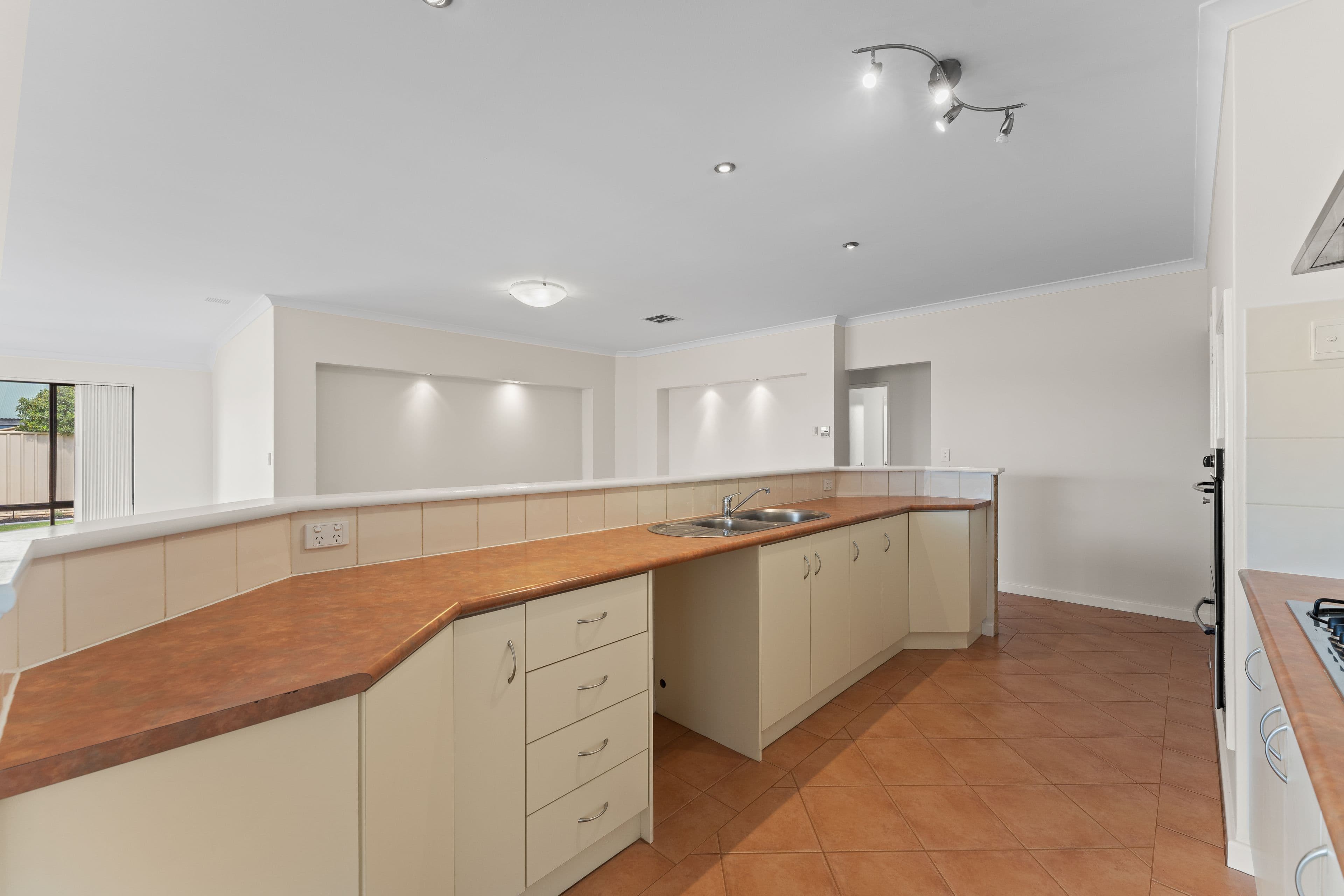 9 Arpenteur Drive, Baldivis WA 6171, Baldivis - Thumbnail 4