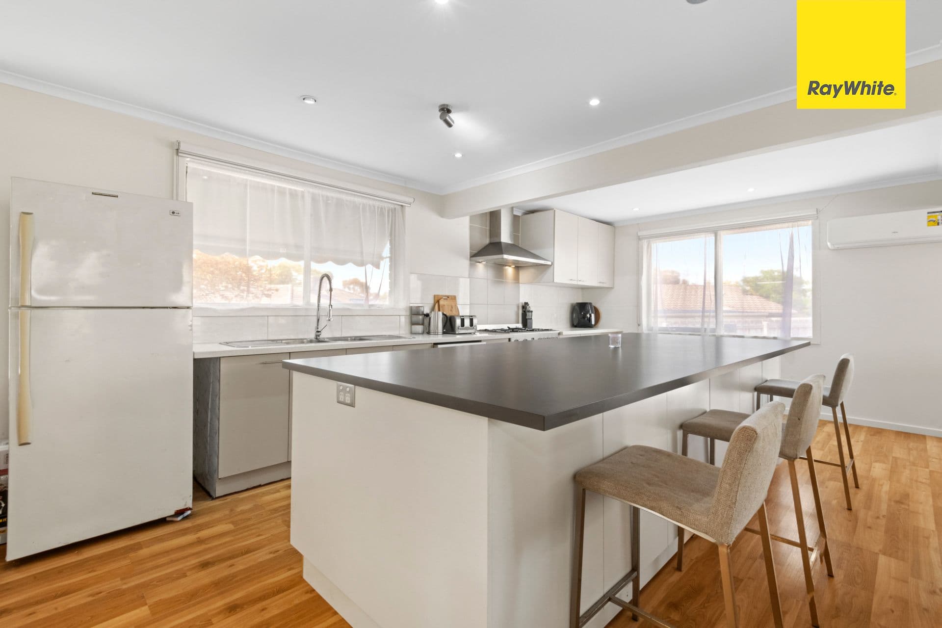 6 Gargor Court, Kurunjang VIC 3337, Kurunjang - Thumbnail 2