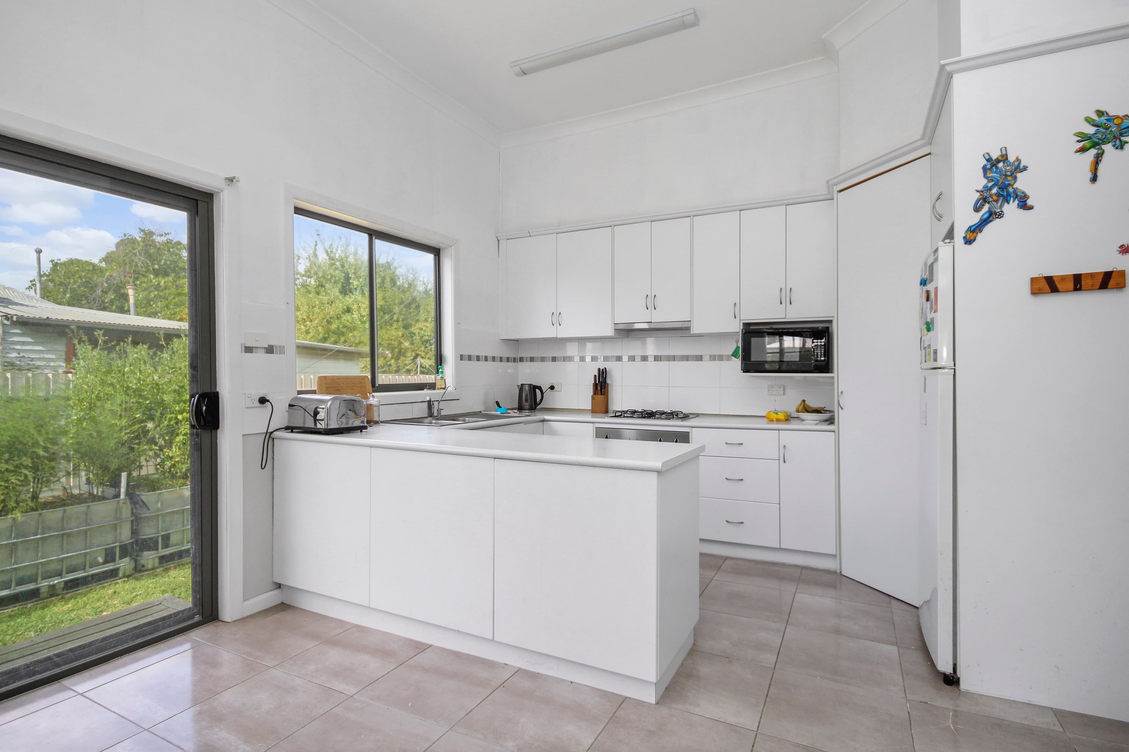 9 Frederick Street, Horsham VIC 3400, Horsham - Thumbnail 2