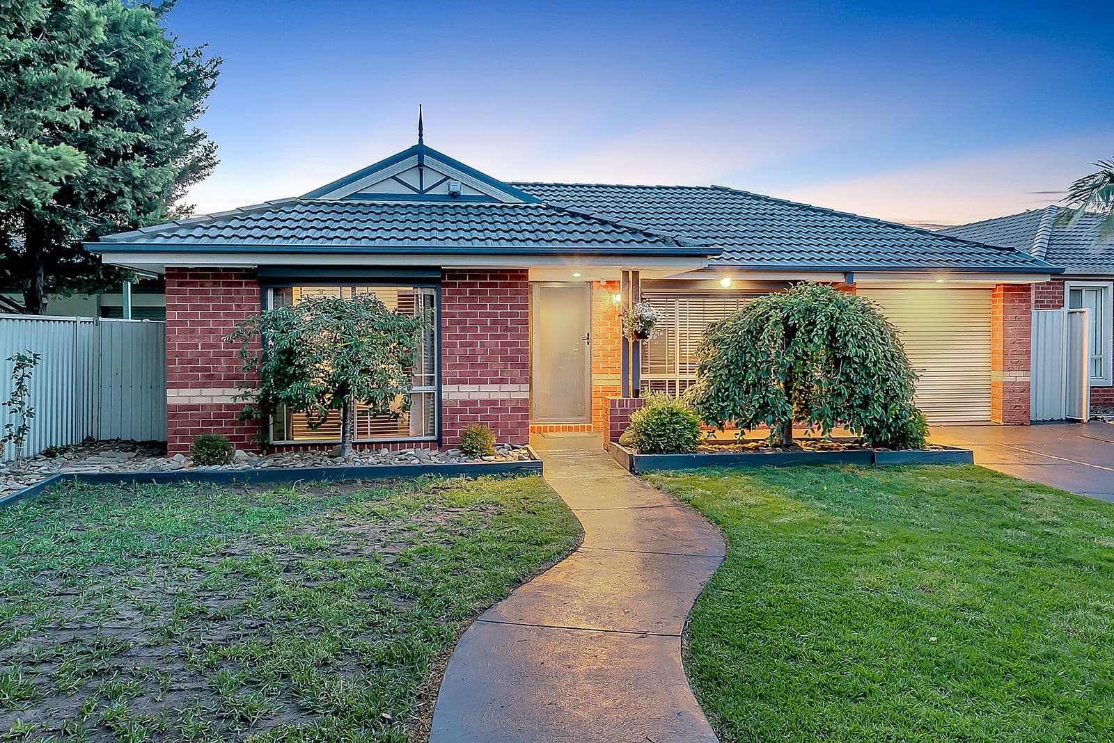 8 Crossdale Green, Craigieburn VIC 3064, Craigieburn - Thumbnail 2