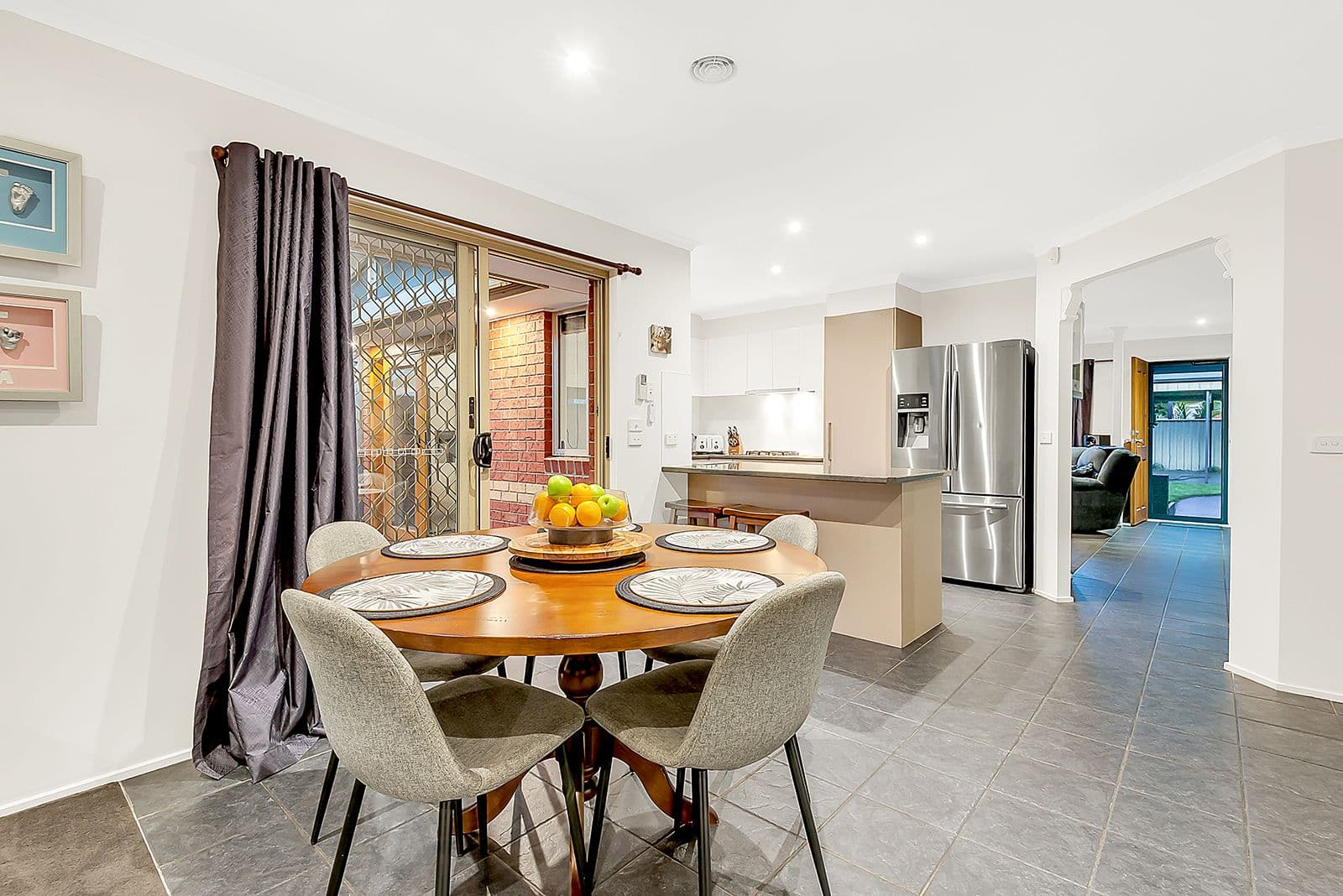 8 Crossdale Green, Craigieburn VIC 3064, Craigieburn - Thumbnail 3