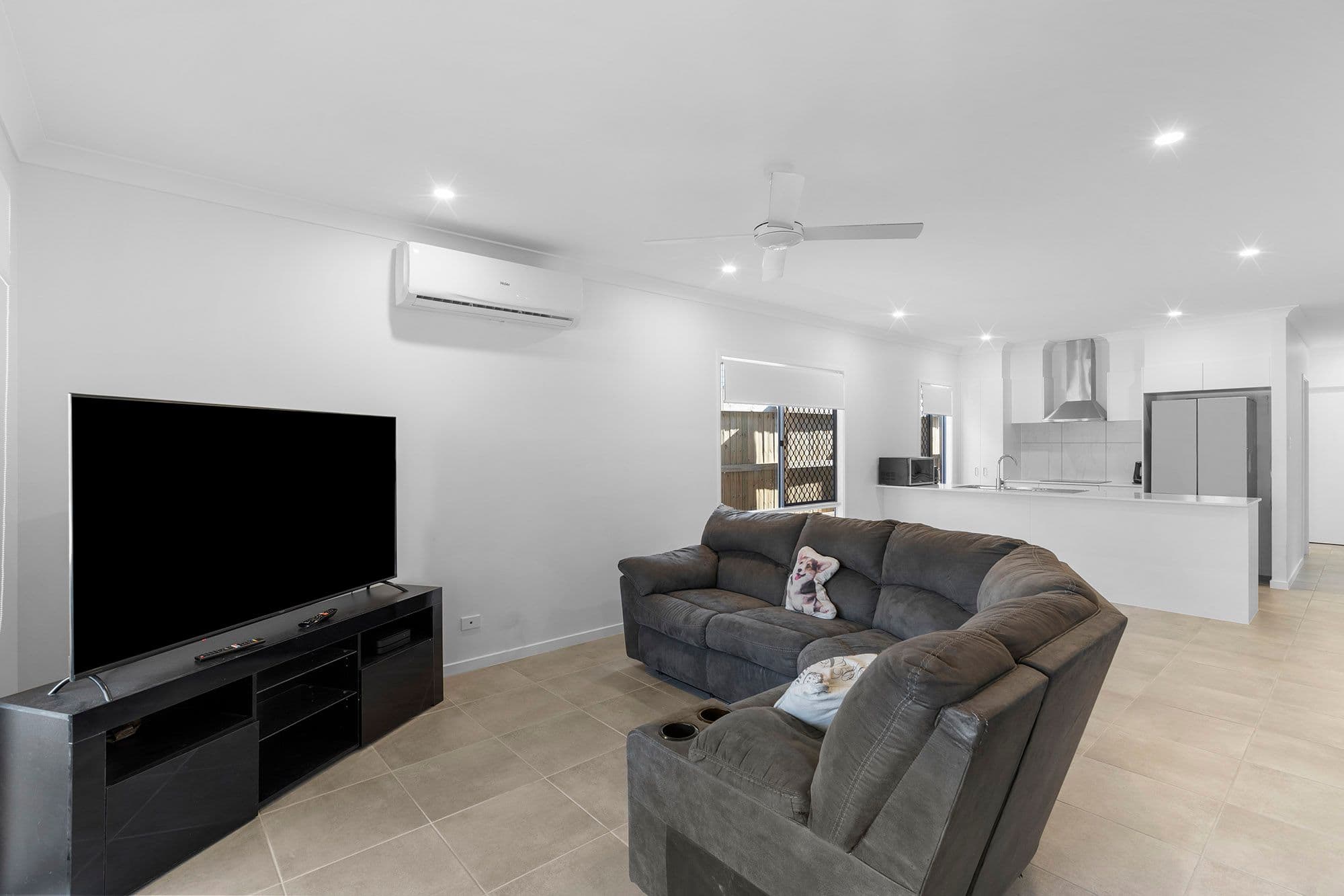 43 Oxford Drive, FLAGSTONE QLD 4280, Flagstone - Thumbnail 5