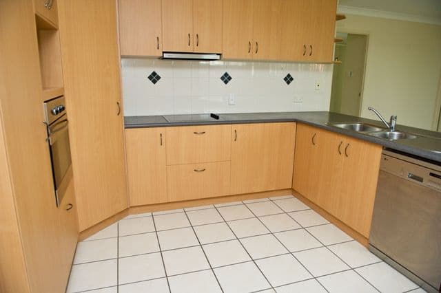 18 Lois Street, MOUNT PLEASANT QLD 4740, Mount Pleasant - Thumbnail 2