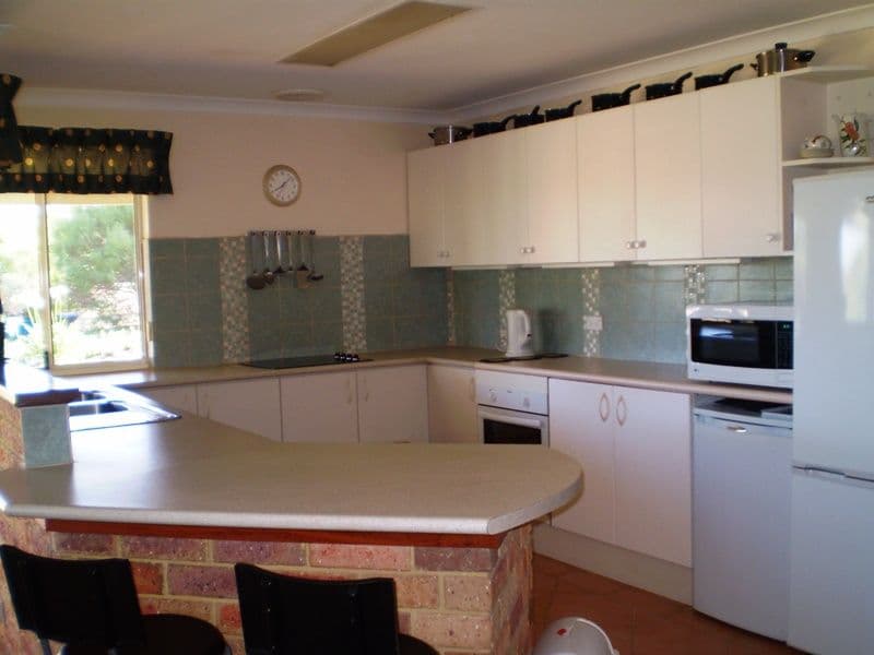 134 Woolly Bush Loop, WOODRIDGE WA 6041, Woodridge - Thumbnail 2
