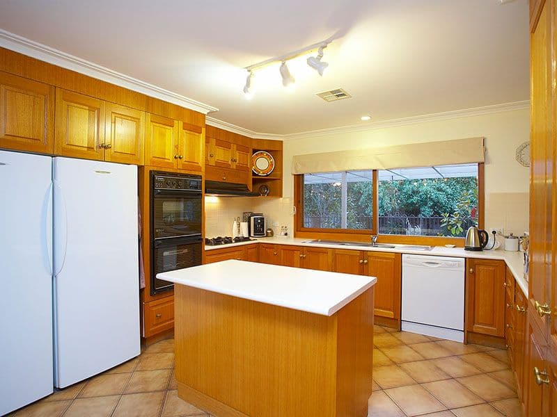 5 Mirboo Court, MELTON VIC 3337, Melton - Thumbnail 2