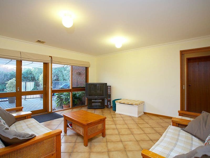 5 Mirboo Court, MELTON VIC 3337, Melton - Thumbnail 5