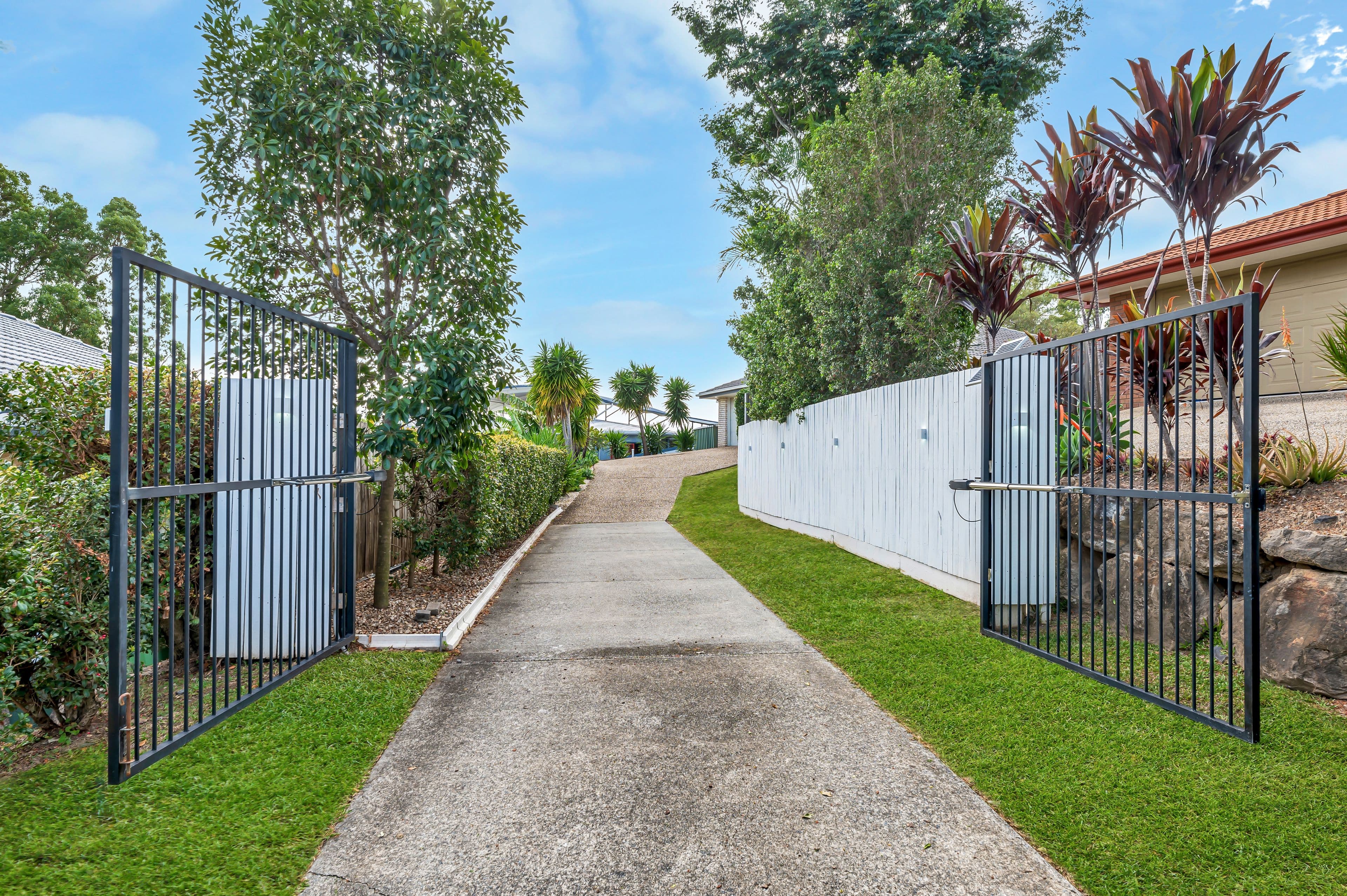 6 Freestone Drive, Upper Coomera QLD 4209, Upper Coomera - Thumbnail 2
