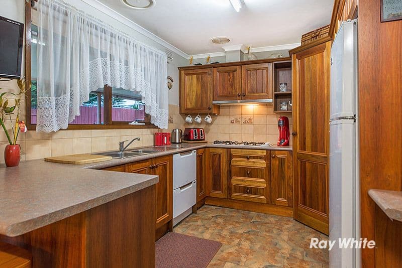 13 Marnebeck Court, Cranbourne VIC 3977, Cranbourne - Thumbnail 2