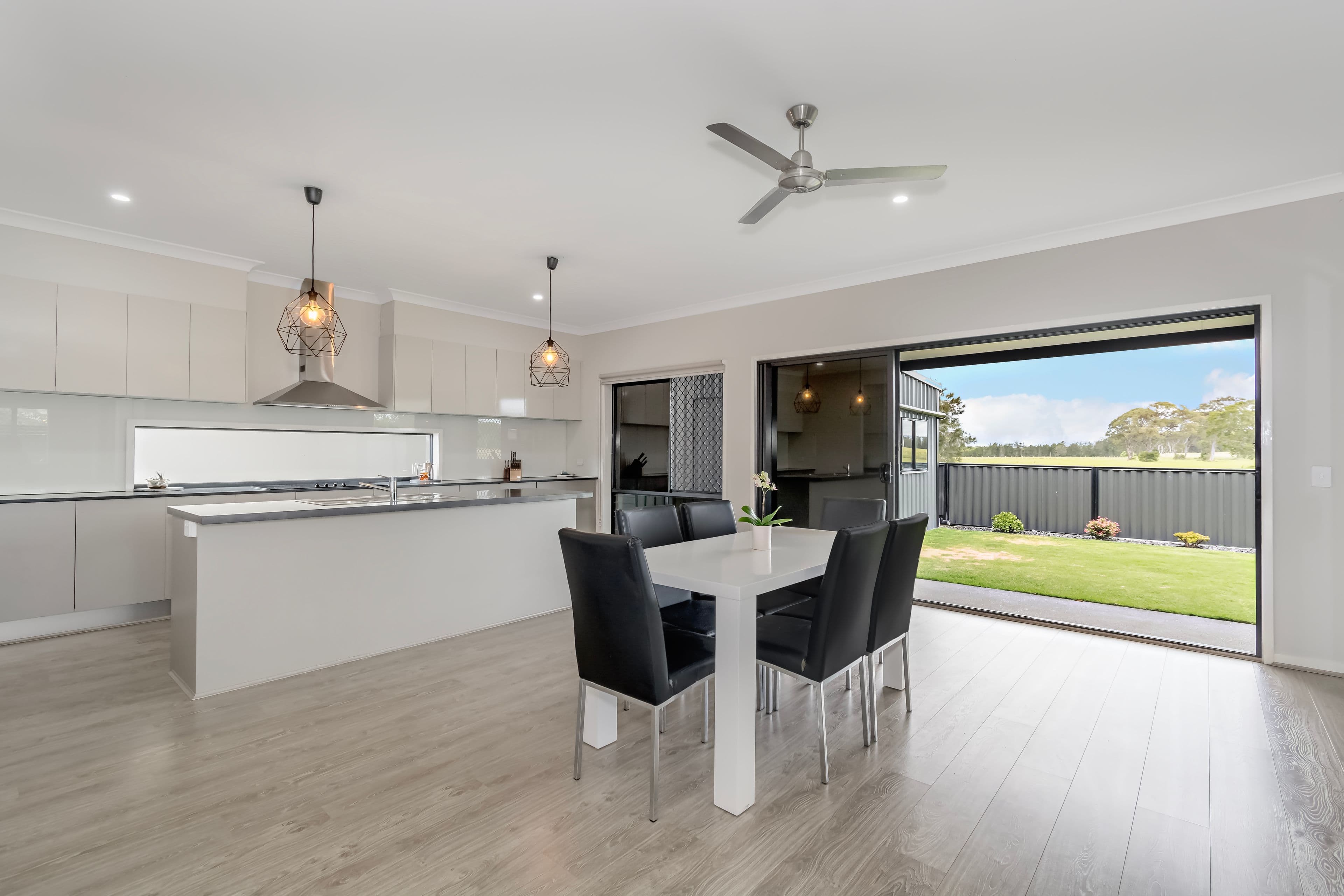 23 Esplanade, Jacobs Well QLD 4208, Jacobs Well - Thumbnail 3