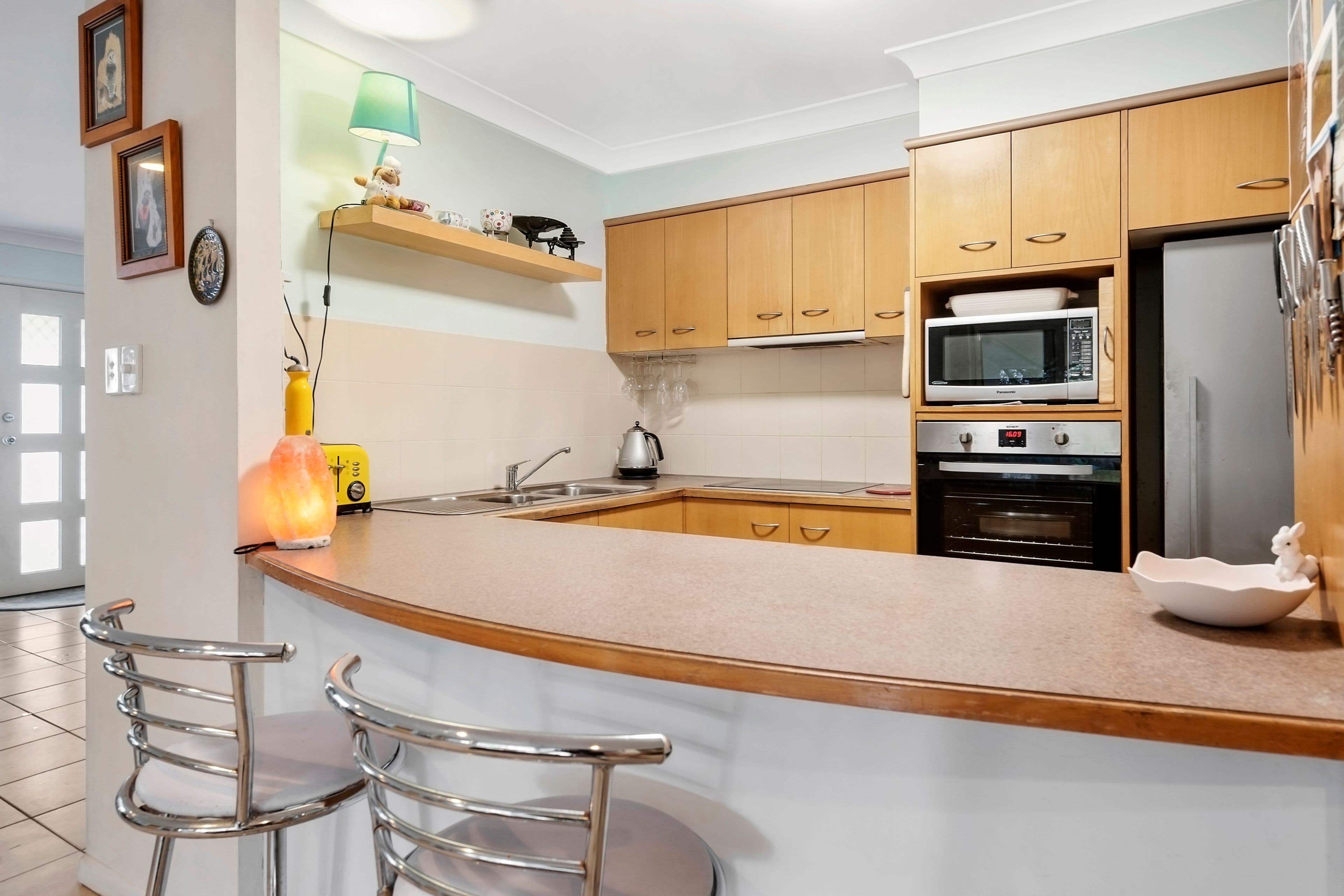 33 Seville Circuit, Burleigh Waters QLD 4220, Burleigh Waters - Thumbnail 2