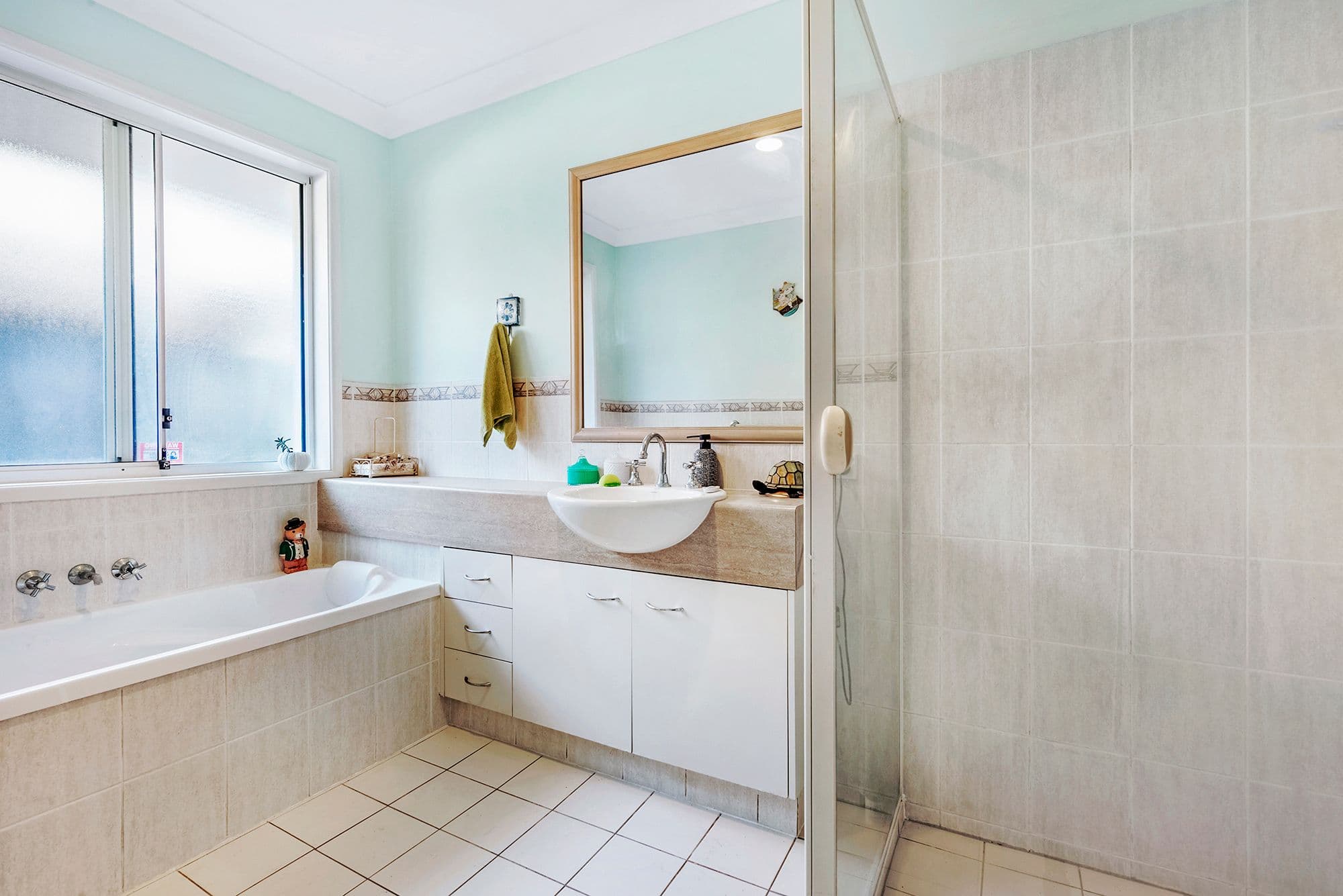 33 Seville Circuit, Burleigh Waters QLD 4220, Burleigh Waters - Thumbnail 7