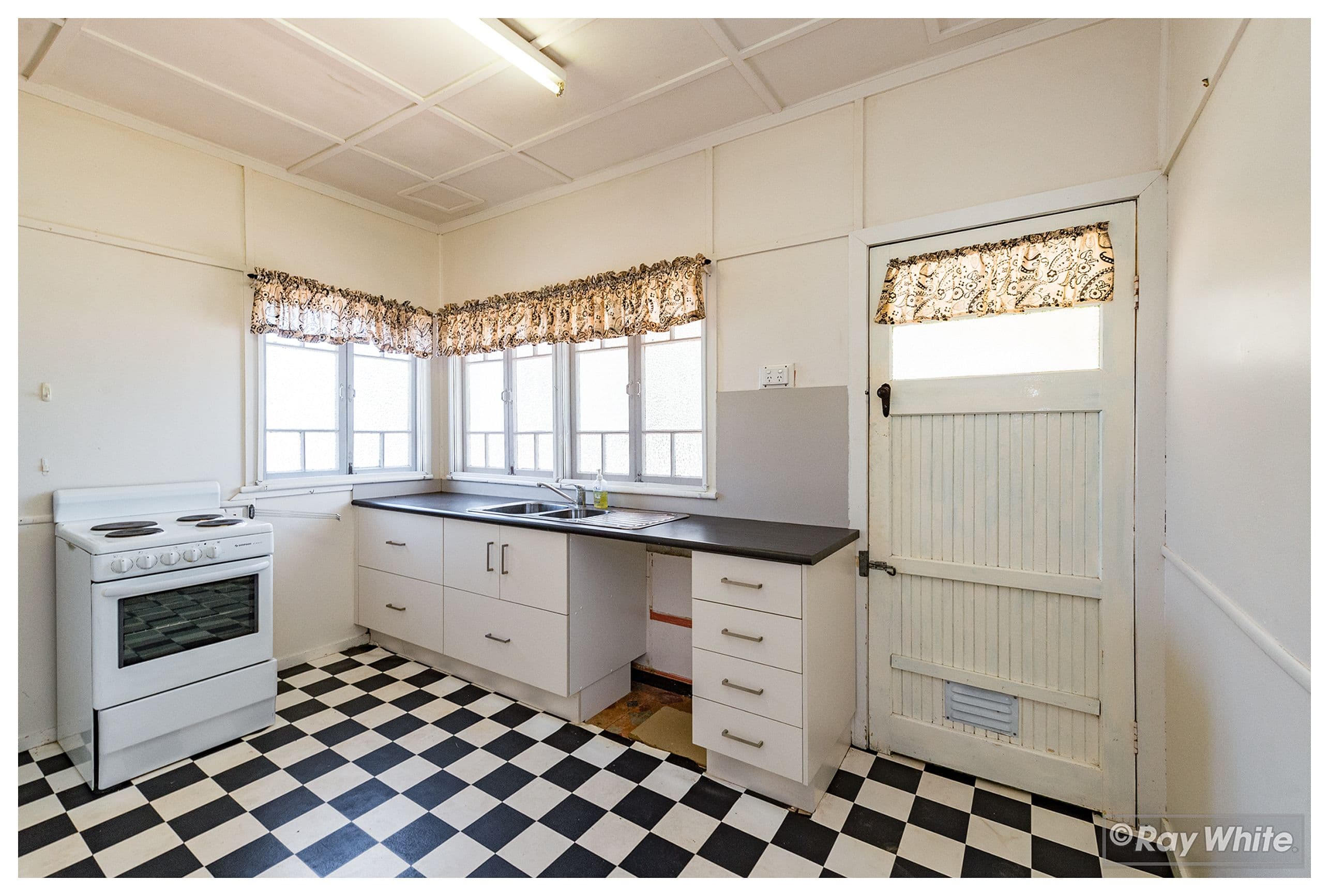 24 Eton Street, West Rockhampton QLD 4700, West Rockhampton - Thumbnail 4