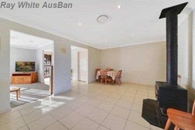 25 Shannon Place, Kearns - Thumbnail 3
