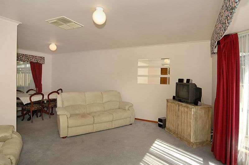24 Wanaka Court, GREENWITH SA 5125, Greenwith - Thumbnail 2