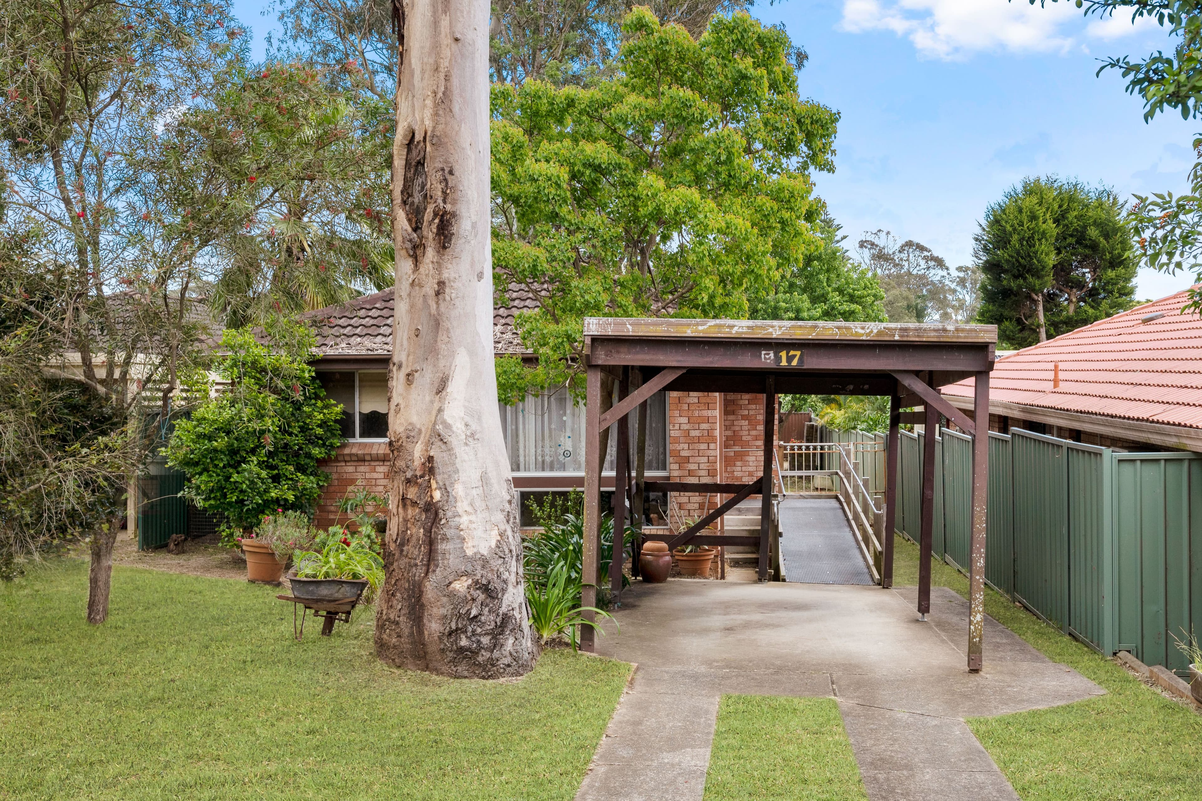 17 Knotwood Avenue, Macquarie Fields NSW 2564, Macquarie Fields - Thumbnail 3