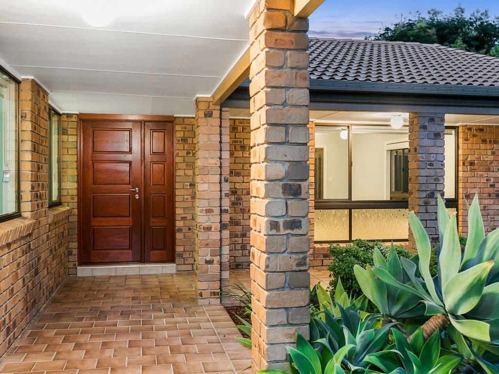 112 Cadogan Street, Carindale QLD 4152, Carindale - Thumbnail 2
