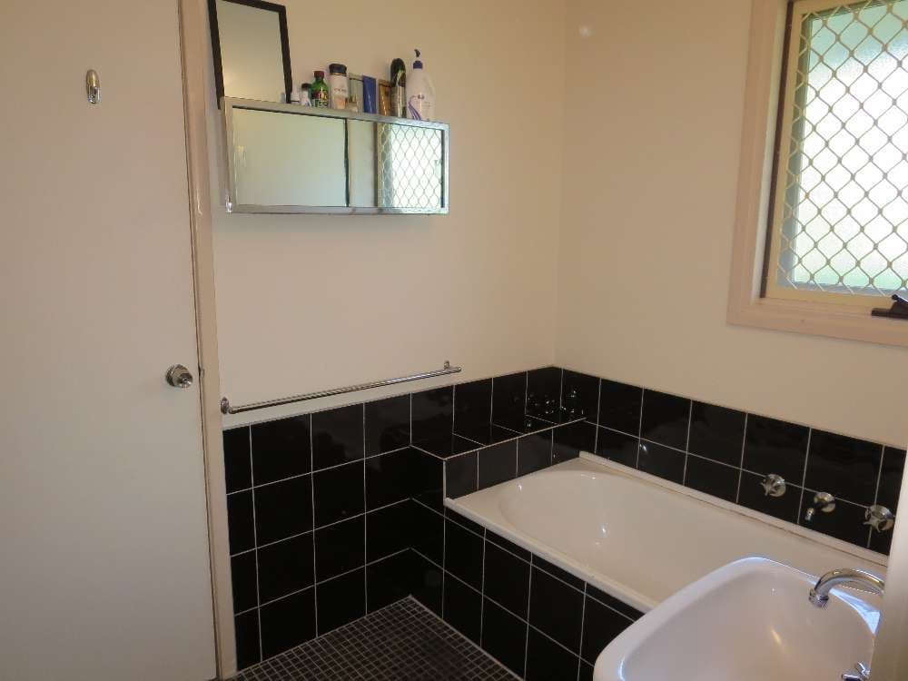 61 Goolagar Crescent, SPRINGDALE HEIGHTS NSW 2641, Springdale Heights - Thumbnail 8