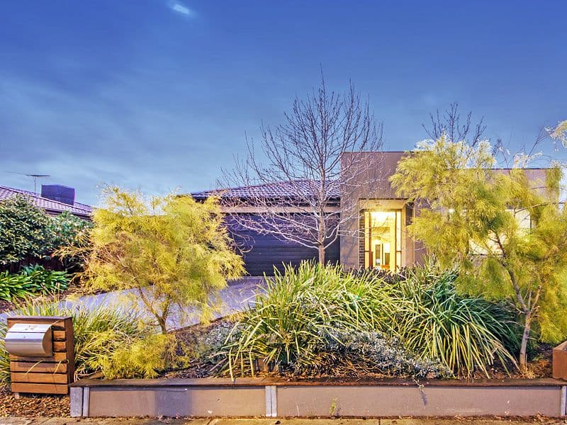 24 Azure Drive, TARNEIT VIC 3029, Tarneit - Thumbnail 2